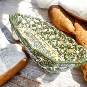 Temptations by Tara ceramic bread warming basket, oven safe, perfect condition